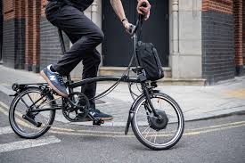 Le Vélo Brompton : Élégance Urbaine Pliante