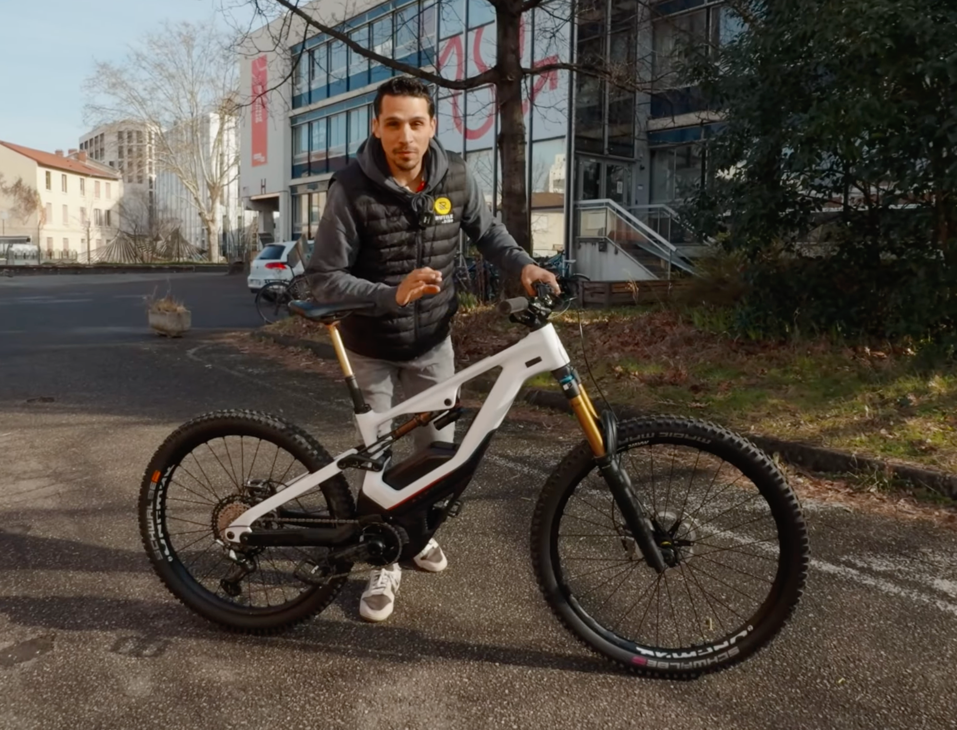 velo suspendu