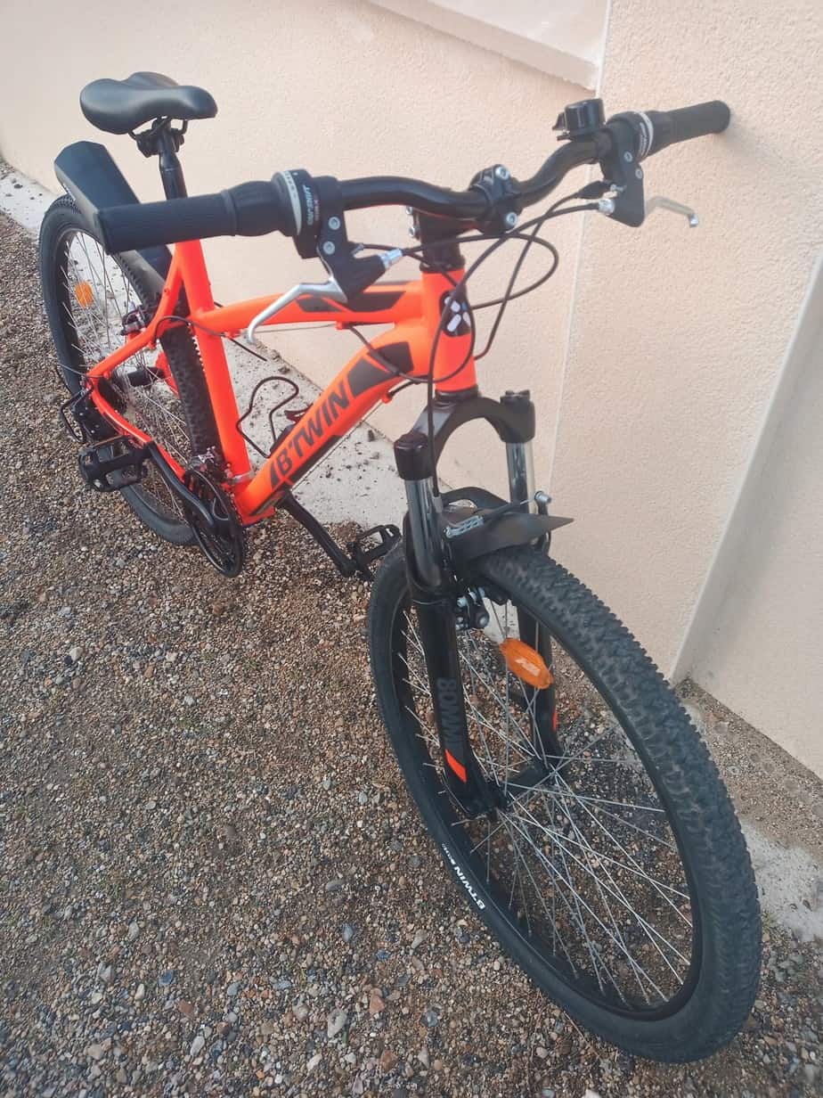 Vélo Rockrider 340 : le VTT idéal pour débuter sur les chemins